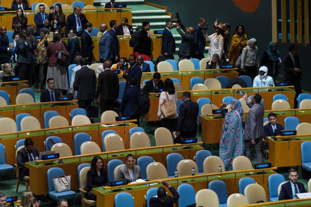 Delegates leave UN General Assembly as Netanyahu arrives to speak NEW YORK, UNITED STATES - SEPTEMBER 24: Delegates from several countries leave the room as Israeli Prime Minister Benjamin Netanyahu speaks during the 81st session of the United Nations General Assembly at UN headquarters in New York, United States, on September 24, 2026. Mehmet Eser Anadolu New York United States. Editorial use only. Please get in touch for any other usage.  Copyright: x2026xAnadoluxMehmetxEserx