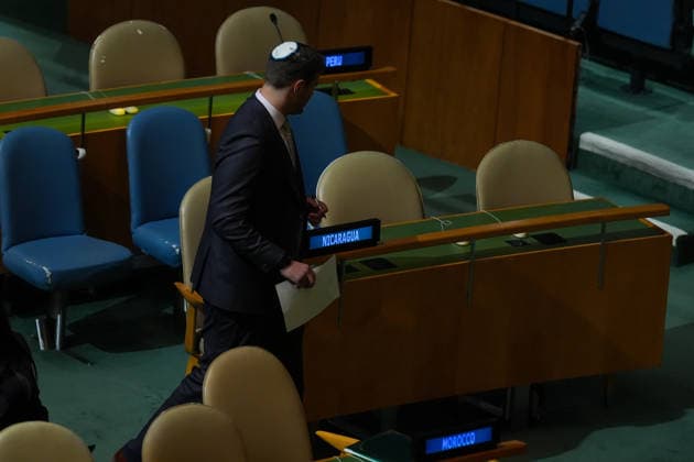 Delegates leave UN General Assembly as Netanyahu arrives to speak NEW YORK, UNITED STATES - SEPTEMBER 24: Delegates from several countries leave the room as Israeli Prime Minister Benjamin Netanyahu speaks during the 81st session of the United Nations General Assembly at UN headquarters in New York, United States, on September 24, 2026. Mehmet Eser Anadolu New York United States. Editorial use only. Please get in touch for any other usage.  Copyright: x2026xAnadoluxMehmetxEserx