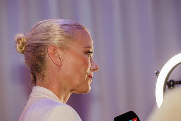 24.09.2026. Düsseldorf. Franziska Knuppe auf dem Blue Carpet zum Launch des neuen Guerlain L™Heure Bleue Eau de Parfum im Düsseldorfer Lofthouse. Düsseldorf Lofthouse, Reisholzer Werftstraße Nordrhein-Westfalen Deutschland