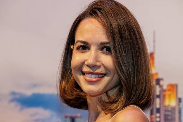 24.09.2026. Düsseldorf. Mandy Capristo auf dem Blue Carpet zum Launch des neuen Guerlain L™Heure Bleue Eau de Parfum im Düsseldorfer Lofthouse. Düsseldorf Lofthouse, Reisholzer Werftstraße Nordrhein-Westfalen Deutschland