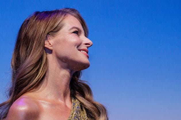 24.09.2026. Düsseldorf. Yvonne Catterfeld auf dem Blue Carpet zum Launch des neuen Guerlain L™Heure Bleue Eau de Parfum im Düsseldorfer Lofthouse. Düsseldorf Lofthouse, Reisholzer Werftstraße Nordrhein-Westfalen Deutschland