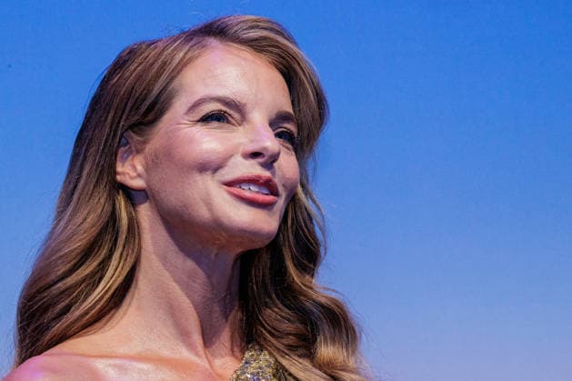 24.09.2026. Düsseldorf. Yvonne Catterfeld auf dem Blue Carpet zum Launch des neuen Guerlain L™Heure Bleue Eau de Parfum im Düsseldorfer Lofthouse. Düsseldorf Lofthouse, Reisholzer Werftstraße Nordrhein-Westfalen Deutschland