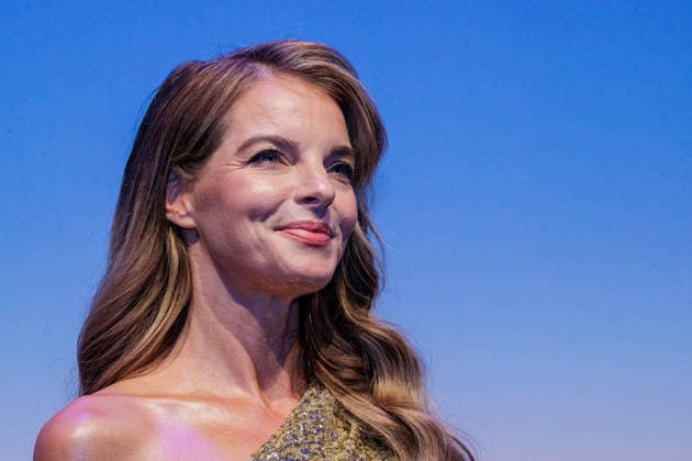 24.09.2026. Düsseldorf. Yvonne Catterfeld auf dem Blue Carpet zum Launch des neuen Guerlain L™Heure Bleue Eau de Parfum im Düsseldorfer Lofthouse. Düsseldorf Lofthouse, Reisholzer Werftstraße Nordrhein-Westfalen Deutschland