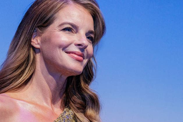 24.09.2026. Düsseldorf. Yvonne Catterfeld auf dem Blue Carpet zum Launch des neuen Guerlain L™Heure Bleue Eau de Parfum im Düsseldorfer Lofthouse. Düsseldorf Lofthouse, Reisholzer Werftstraße Nordrhein-Westfalen Deutschland