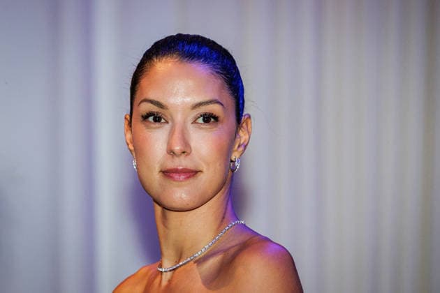 24.09.2026. Düsseldorf. Rebecca Mir auf dem Blue Carpet zum Launch des neuen Guerlain L™Heure Bleue Eau de Parfum im Düsseldorfer Lofthouse. Düsseldorf Lofthouse, Reisholzer Werftstraße Nordrhein-Westfalen Deutschland