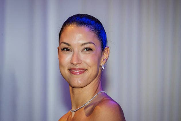 24.09.2026. Düsseldorf. Rebecca Mir auf dem Blue Carpet zum Launch des neuen Guerlain L™Heure Bleue Eau de Parfum im Düsseldorfer Lofthouse. Düsseldorf Lofthouse, Reisholzer Werftstraße Nordrhein-Westfalen Deutschland
