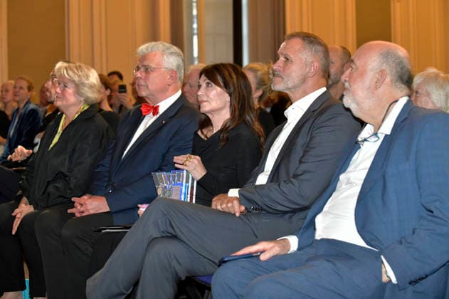 Monika Grütters, Christian Höppner, Iris Berben, Heiko Kiesow und Ron Prosor bei der Verleihung des Deutschen Kulturpolitikpreises 2026 an Iris Berben in der Staatsbibliothek zu Berlin. Berlin, 24.09.2026
