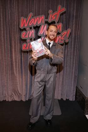 Riccardo Simonetti Buchvorstellung Riccardo Simonetti ?Riccardo Simonetti stellt sein fünftes Buch: ãWann ist ein Mann ein Mann?!Ò, The Ritz-Carlton, Berlin, Datum: 24.09.2026 Copyright: xEventpress Kratschx