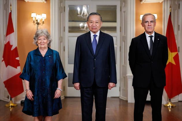 September 24, 2026, Ottawa, On, Canada: Governor General Louise Arbour, from left, Vietnam s President To Lam, and Prime Minister Mark Carney pose for a photo at Rideau Hall in Ottawa, on Thursday, Sept. 24, 2026. Ottawa Canada - ZUMAc35_ 20260924_zaf_c35_127 Copyright: xKeitoxNewmanx