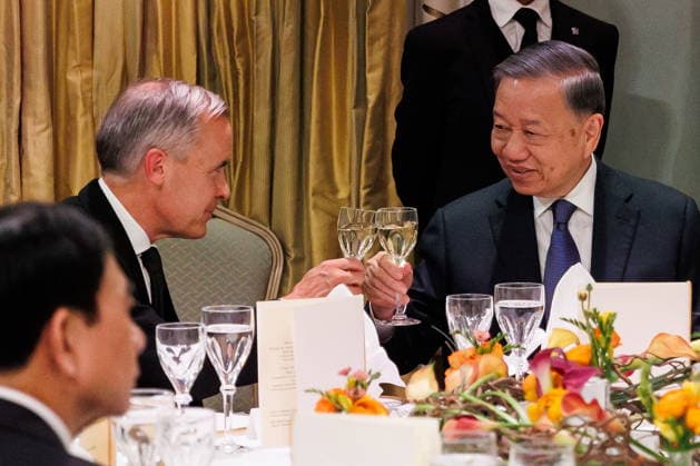September 24, 2026, Ottawa, On, Canada: Prime Minister Mark Carney and Vietnam s President To Lam raise their glasses in a toast during a state dinner at Rideau Hall in Ottawa, on Thursday, Sept. 24, 2026. Ottawa Canada  - ZUMAc35_ 20260924_zaf_c35_129 Copyright: xKeitoxNewmanx