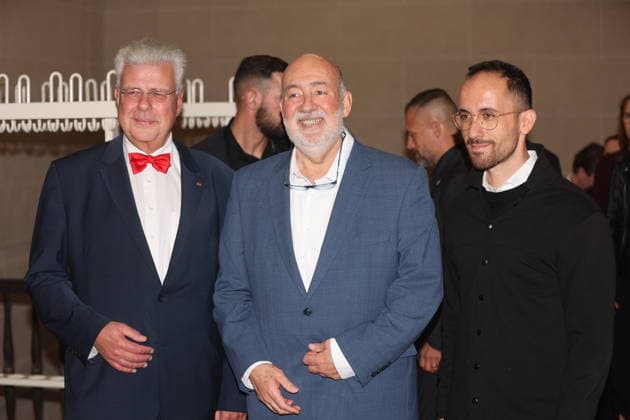 Christian Höppner, Ron Prosor und Igor Levit bei der Verleihung des Deutschen Kulturpolitikpreises 2026 an Iris Berben in der Staatsbibliothek zu Berlin. Berlin, 24.09.2026 Copyright: xAgenturxMatthiasxWehnertx xM.xGränzdörferx