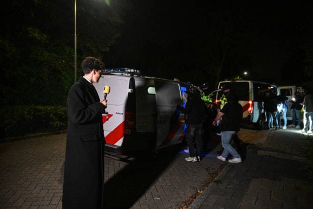 Seven arrested as unrest erupts during anti-asylum center protest in Netherlands KESTEREN, NETHERLANDS - SEPTEMBER 24: Police intervene as unrest erupts during a protest against an asylum seekers center in Kesteren, Gelderland, Netherlands, on September 24, 2026, with seven people arrested, including three for resisting arrest and four in connection with fireworks. Mouneb Taim Anadolu Kesteren Netherlands. Editorial use only. Please get in touch for any other usage.  Copyright: x2026xAnadoluxMounebxTaimx