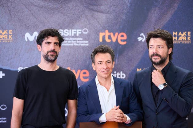 San Sebastian - Milo Screening Alvaro Morte, Franceso Carril, Manuel Menchon attended 7h40 ce matin-là Milo Red Carpet during 74th San Sebastian International Film Festival at Kursaal Theatre on September 24, 2026 in Donostia San Sebastian, Spain Photo by ABACAPRESS.COM San Sebastian Euskadi Spain  Copyright: xABACAx