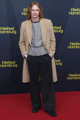 Filip Schnack bei der Festivaleröffnung mit der Premiere des Kinofilms The Idiot(s) auf dem 34. Filmfest Hamburg 2026 im Cinemaxx Dammtor. Hamburg, 24.09.2026