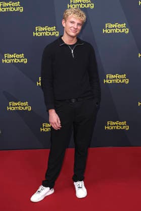 Lenny Scheibner bei der Festivaleröffnung mit der Premiere des Kinofilms The Idiot(s) auf dem 34. Filmfest Hamburg 2026 im Cinemaxx Dammtor. Hamburg, 24.09.2026