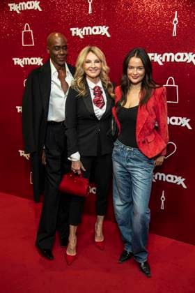 ABB TKMAXX- Bruce Darnell, Frauke Ludowig und Nele Ludowig Roeffen zu Gast auf dem roten Teppich bei der Neueroeffnung der TK Maxx Filiale am Alexanderplatz am 24.09.2026 in Berlin Berlin Deutschland