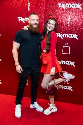 ABB TKMAXX- Toni Adriano Ammirabile und Klaudia Giez zu Gast auf dem roten Teppich bei der Neueroeffnung der TK Maxx Filiale am Alexanderplatz am 24.09.2026 in Berlin Berlin Deutschland