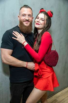 ABB TKMAXX-Toni Adriano Ammirabile und Klaudia Giez zu Gast auf dem roten Teppich bei der Neueroeffnung der TK Maxx Filiale am Alexanderplatz am 24.09.2026 in Berlin Berlin Deutschland