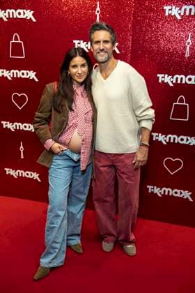 ABB TKMAXX- Chryssanthi Kavazi und Tom Beck zu Gast auf dem roten Teppich bei der Neueroeffnung der TK Maxx Filiale am Alexanderplatz am 24.09.2026 in Berlin Berlin Deutschland