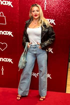 ABB TKMAXX- Evelyn Burdecki zu Gast auf dem roten Teppich bei der Neueroeffnung der TK Maxx Filiale am Alexanderplatz am 24.09.2026 in Berlin Berlin Deutschland