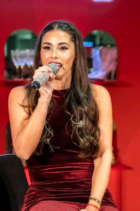 ABB TKMAXX- Sarah Engels singen Auftritt zu Gast auf dem roten Teppich bei der Neueroeffnung der TK Maxx Filiale am Alexanderplatz am 24.09.2026 in Berlin Berlin Deutschland