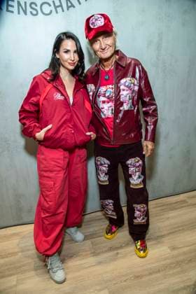 ABB TKMAXX- SÄ±la Sahin, mit Vater Zeki Sahin zu Gast auf dem roten Teppich bei der Neueroeffnung der TK Maxx Filiale am Alexanderplatz am 24.09.2026 in Berlin Berlin Deutschland