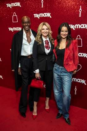 ABB TKMAXX- Bruce Darnell, Frauke Ludowig und Nele Ludowig Roeffen zu Gast auf dem roten Teppich bei der Neueroeffnung der TK Maxx Filiale am Alexanderplatz am 24.09.2026 in Berlin Berlin Deutschland