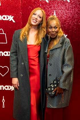 ABB TKMAXX- Anna Ermakova mit Mutter Angela Ermakova zu Gast auf dem roten Teppich bei der Neueroeffnung der TK Maxx Filiale am Alexanderplatz am 24.09.2026 in Berlin Berlin Deutschland