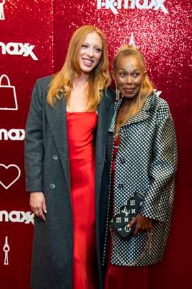 ABB TKMAXX- Anna Ermakova mit Mutter Angela Ermakova zu Gast auf dem roten Teppich bei der Neueroeffnung der TK Maxx Filiale am Alexanderplatz am 24.09.2026 in Berlin Berlin Deutschland