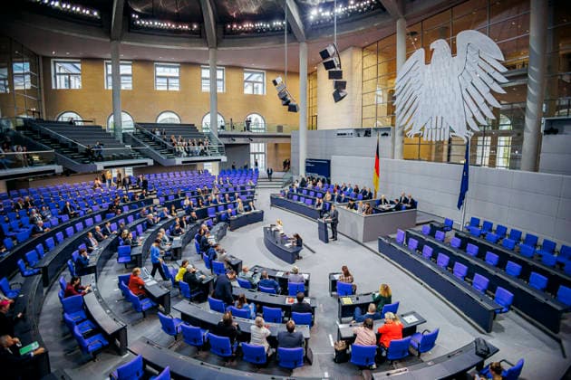 Lars Klingbeil, Bundesminister der Finanzen, spricht im Bundestag zum Thema Fruehstartrente. Berlin, 25.09.2026. Fotografiert im Auftrag des Bundesministerium der Finanzen Berlin Deutschland Copyright: xThomasxTrutschel BMFx