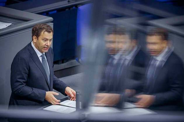 Lars Klingbeil, Bundesminister der Finanzen, spricht im Bundestag zum Thema Fruehstartrente. Berlin, 25.09.2026. Fotografiert im Auftrag des Bundesministerium der Finanzen Berlin Deutschland Copyright: xThomasxTrutschel BMFx