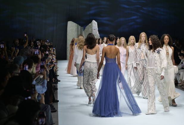 IPA88945373 - Milan, Milan Women s Fashion Week: Spring Summer 2026 2027 - Women s Fashion, Spring Summer 2026–2027, Genny s Fashion Show. Runway  Copyright: xLucaxPontix xLucaPonti IpaAgencyx IPA88945373