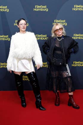 Mulay und Josi Miller bei der Festivaleröffnung mit der Premiere des Kinofilms The Idiot(s) auf dem 34. Filmfest Hamburg 2026 im Cinemaxx Dammtor. Hamburg, 24.09.2026