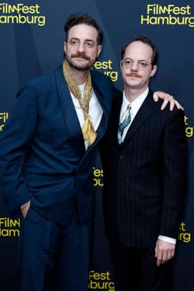 Fridolin Sandmeyer und Merlin Sandmeyer bei der Festivaleröffnung mit der Premiere des Kinofilms The Idiot(s) auf dem 34. Filmfest Hamburg 2026 im Cinemaxx Dammtor. Hamburg, 24.09.2026
