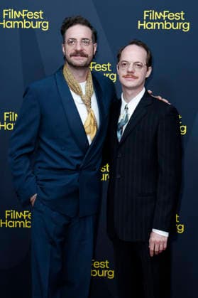 Fridolin Sandmeyer und Merlin Sandmeyer bei der Festivaleröffnung mit der Premiere des Kinofilms The Idiot(s) auf dem 34. Filmfest Hamburg 2026 im Cinemaxx Dammtor. Hamburg, 24.09.2026