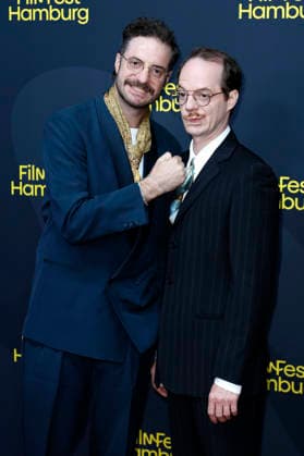 Fridolin Sandmeyer und Merlin Sandmeyer bei der Festivaleröffnung mit der Premiere des Kinofilms The Idiot(s) auf dem 34. Filmfest Hamburg 2026 im Cinemaxx Dammtor. Hamburg, 24.09.2026
