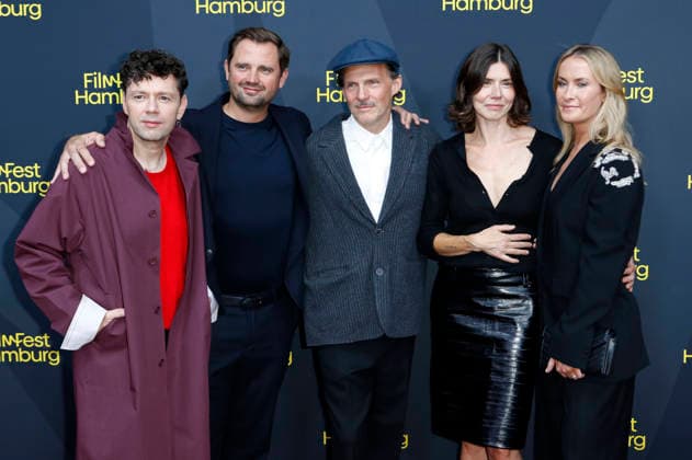 Christian Friedel, Michal Englert, Malgorzata Szumowska und Team bei der Festivaleröffnung mit der Premiere des Kinofilms The Idiot(s) auf dem 34. Filmfest Hamburg 2026 im Cinemaxx Dammtor. Hamburg, 24.09.2026