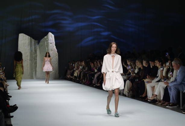 IPA88945389 - Milan, Milan Women s Fashion Week: Spring Summer 2026 2027 - Women s Fashion, Spring Summer 2026–2027, Genny s fashion show. Runway  Copyright: xLucaxPontix xLucaPonti IpaAgencyx IPA88945389