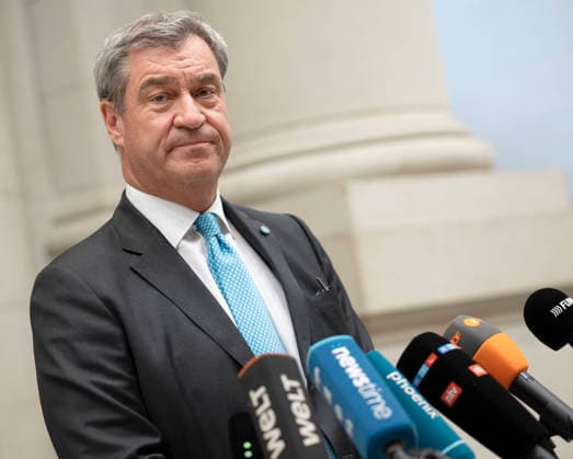 Markus Söder - 1068. Sitzung im Bundesrat EUR, Deutschland, Berlin, 25.09.2026: Markus Söder (CSU) Ministerpräsident des Freistattes Bayern - 1068. Plenarsitzung im Bundesrat. Die Tagesordnung enthält über 90 Punkte. Neben Gesetzen und Reformvorhaben der Bundesregierung stehen zahlreiche Landesinitiativen aus den Bereichen Verkehr, Arbeit und Wirtschaft auf der Agenda, sowie europäische Vorhaben und Rechtsverordnungen. Öffentliches Interesse besteht besonders zu folgenden Vorlagen: Tankrabatt, Antragsloses Kindergeld, Maßnahmen gegen Autoposing, Haushalt 2027 und die Reform der Nachrichtendienste.