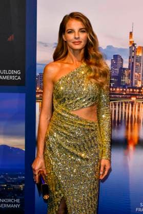 ABB GUERLAIN- Yvonne Catterfeld zu Gast bei der Feier Event des Launch der Marke Maision Guerlain im Lofthouse am 24.09.2026 in Duesseldorf - Guerlain ist ein franzoesischer Kosmetikkonzern NRW Deutschland