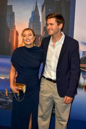ABB GUERLAIN- Luna Schweiger mit Freund Lucas Wenz Springreiter zu Gast bei der Feier Event des Launch der Marke Maision Guerlain im Lofthouse am 24.09.2026 in Duesseldorf - Guerlain ist ein franzoesischer Kosmetikkonzern NRW Deutschland