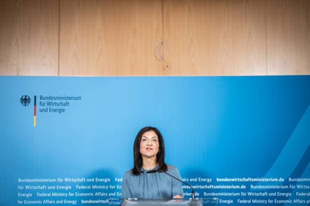 Statement der Bundesministerin Katherina Reiche zur Gemeinschaftsdiagnose Herbst 2026 der Wirtschaftsforschungsinstitute im Bundeswirtschaftsministerium;Statement der Bundesministerin Katherina Reiche zur Gemeinschaftsdiagnose Herbst 2026 der Wirtschaftsforschungsinstitute, Berlin Berlin Deutschland Bundeswirtschaftsministerium
