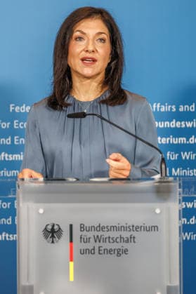 Pressestatement von Bundesministerin Katherina Reiche Pressestatement von Bundesministerin fuer Wirtschaft und Energie, Katherina Reiche am 25.09.2026 in Berlin. Berlin Berlin Deutschland BMWE