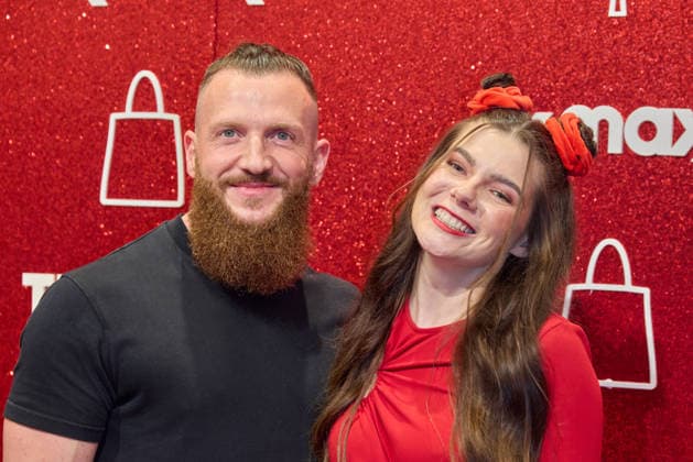 Toni Adriano Ammirabile und Klaudia Giez - Wiedereroeffnung nach Erweiterung des TK Maxx Stores unter dem CODE RED Night am Alexanderplatz in Berlin am 24.09.2026. TK Maxx Store Re-Opening