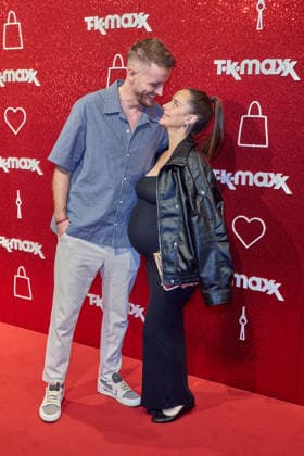Julian Classen und Palina Miner - Wiedereroeffnung nach Erweiterung des TK Maxx Stores unter dem CODE RED Night am Alexanderplatz in Berlin am 24.09.2026. TK Maxx Store Re-Opening