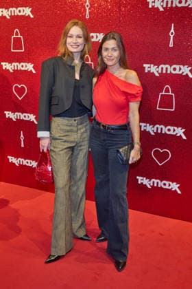 Jana Heinisch und Nadine Klein - Wiedereroeffnung nach Erweiterung des TK Maxx Stores unter dem CODE RED Night am Alexanderplatz in Berlin am 24.09.2026. TK Maxx Store Re-Opening