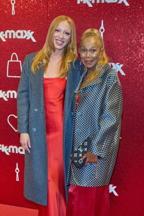 Anna Ermakova mit Mutter Angela Ermakova - Wiedereroeffnung nach Erweiterung des TK Maxx Stores unter dem CODE RED Night am Alexanderplatz in Berlin am 24.09.2026. TK Maxx Store Re-Opening