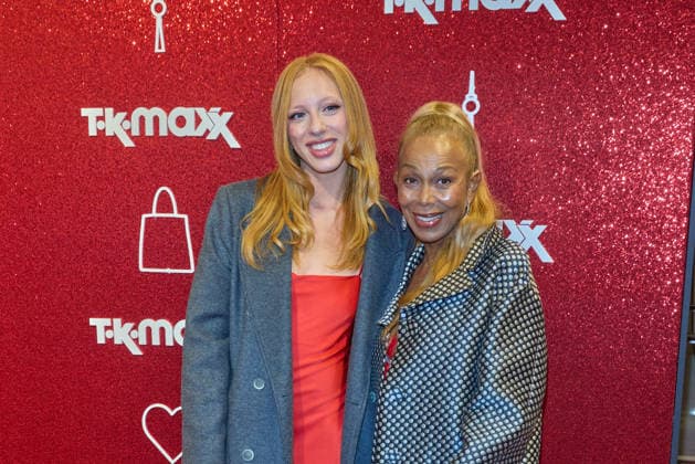 Anna Ermakova mit Mutter Angela Ermakova - Wiedereroeffnung nach Erweiterung des TK Maxx Stores unter dem CODE RED Night am Alexanderplatz in Berlin am 24.09.2026. TK Maxx Store Re-Opening