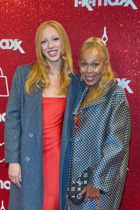 Anna Ermakova mit Mutter Angela Ermakova - Wiedereroeffnung nach Erweiterung des TK Maxx Stores unter dem CODE RED Night am Alexanderplatz in Berlin am 24.09.2026. TK Maxx Store Re-Opening