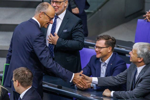 Bundestag Bundeskanzler Friedrich Merz (CDU), Bundesfinanzminister, Carsten Schneider (SPD), Minister fuer Umwelt, Klimaschutz, Naturschutz und nukleare Sicherheit und Steffen Bilger Bundesminister für Verkehr, im Deutschen Bundestag am 25.09.26 in Berlin. Berlin Berlin Deutschland Bundestag